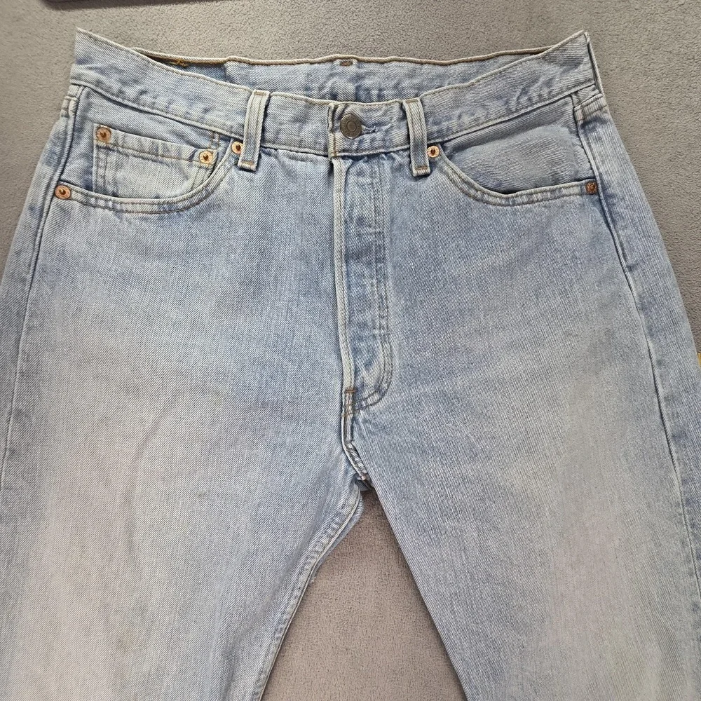 VTG Levis 501 Jeans Mens Light Wash Blue Straight Button Fly Fits 30x29